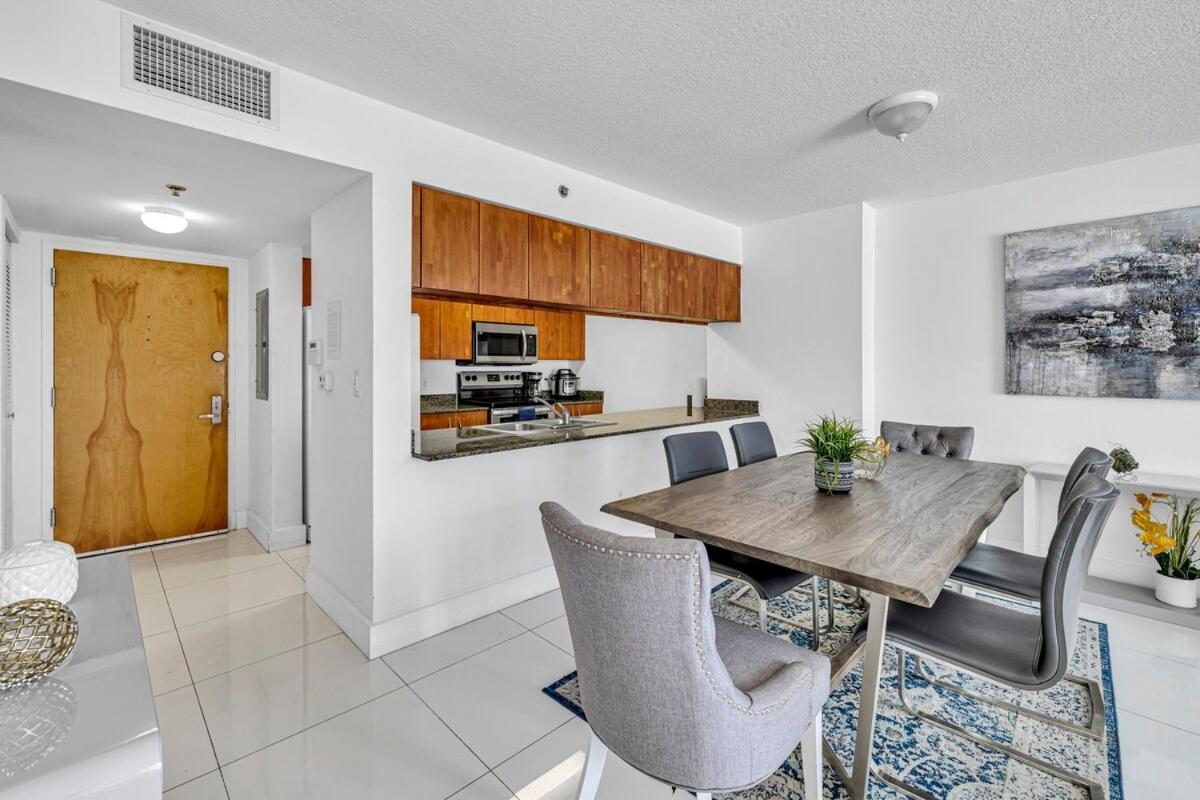 Spacious 1 Bed 1 Bth Brickell Ocean View * Miami